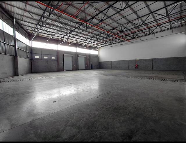 927M² WAREHOUSE TO LET IN POMONA
